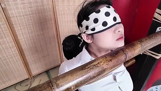 Xr22-kız direğine bağlı ve disiplinli.