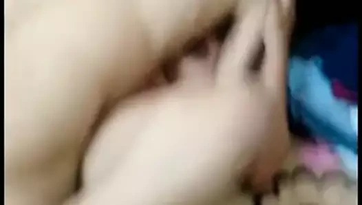 Hintli kız arkadaş