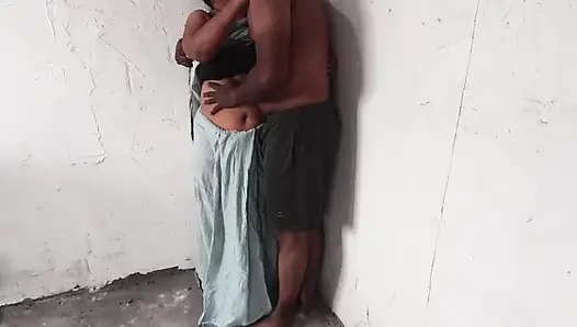 Üvey anne ve üvey oğlu kişisel zaman geçiriyor