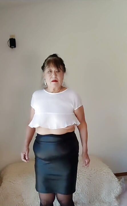 Dans striptiz ve dildo mastürbasyonu