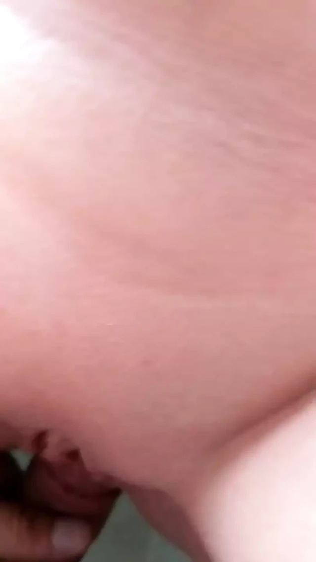 Luna трахает игрушка-бой