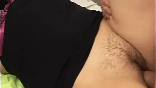 Üvey Kiz Üvey Baba Ev Hizmetçisini Izlerken Mastürbasyon Yapiyor