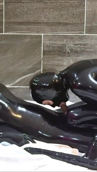 Çifte dildo eğlencesi t2, yarak emmeyi seviyoruz - alex latex | Klip 2