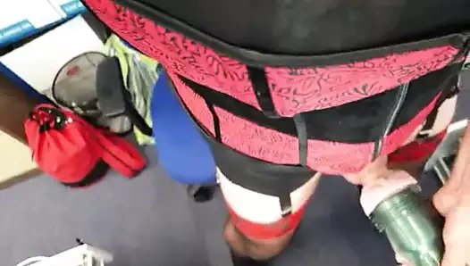 Giyindim ve et ışığımı kullanarak