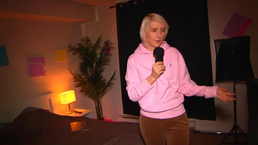 Oda turu ateşli sekse dönüştü