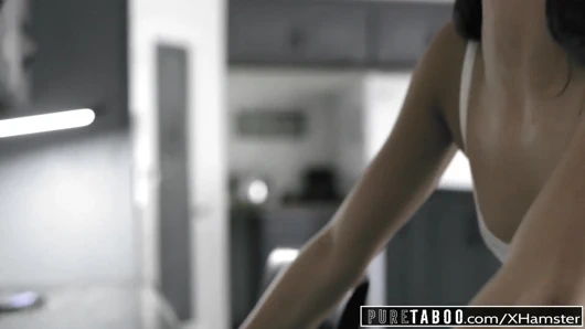 Pure tabu genç sürtük emily willis şaplak &amp; Creampie tarafından adım baba