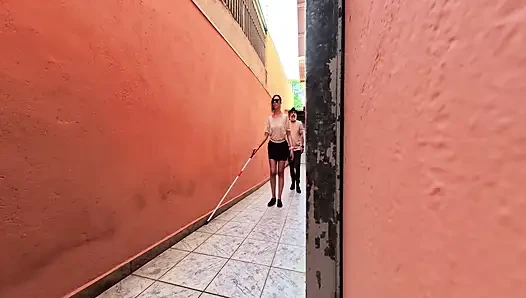 Ara sokakta kör bir kızla zamanı dondurarak sihirli alkış