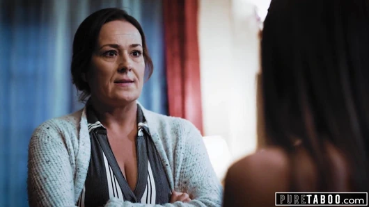 Saf tabu, kyler quinn üvey anne ve üvey babasıyla yakalandı