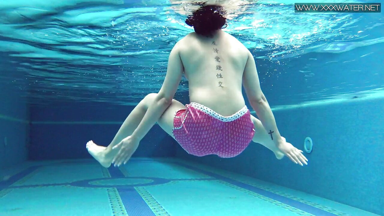 Bayan dee sevimli utangaç Çek genç swim