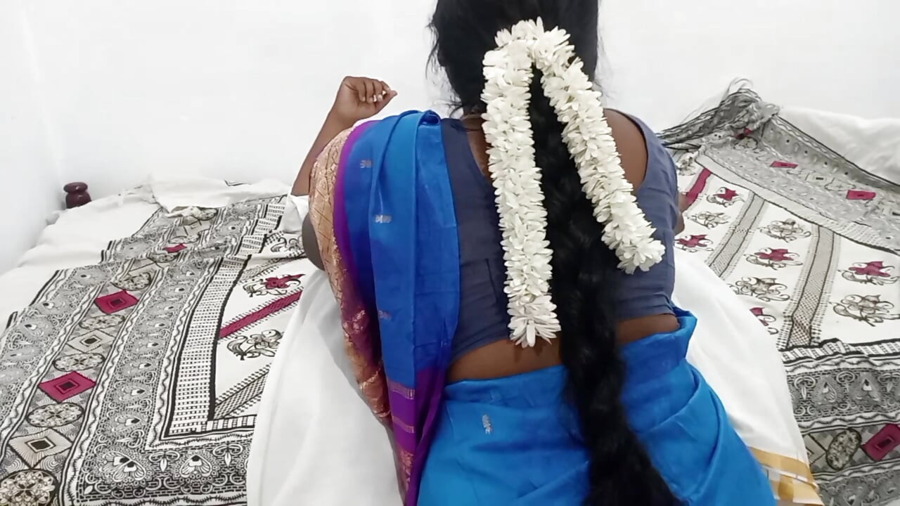 Tamil çiftler yeni kocamla ilk gece seksi amcığını sert parmaklıyor ateşli inliyor