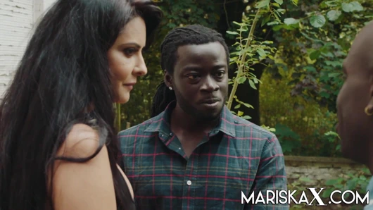 Mariskax mariska kocası tarafından bir bbc'ye teklif edildi