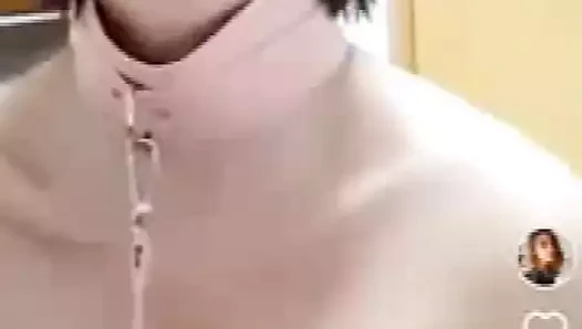 Dolgun göğüsler, çekici ve güzel pow