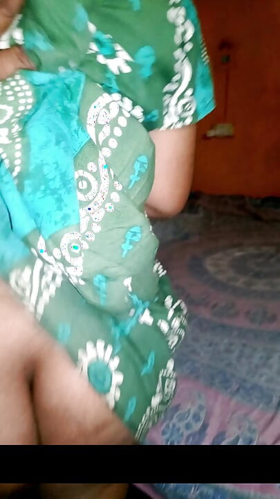 Hintli yarak yaşlı evli kadın kocasının arkadaşıyla