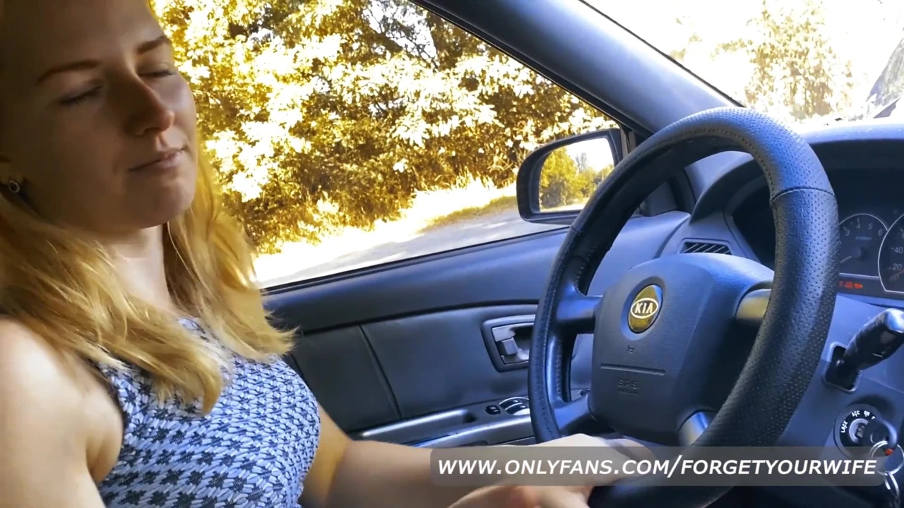 Helped the blonde fix the car and fucked her