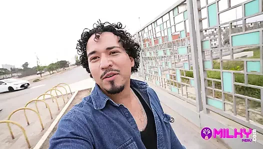 Youtuber Luisito Tefornica Kari Love'ın büyük götünü açıyor... Korkunç Rahatsız Edici Gerçek