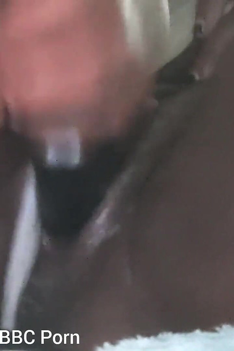 Büyük dildoyla amımı sikiyorum sert inliyor