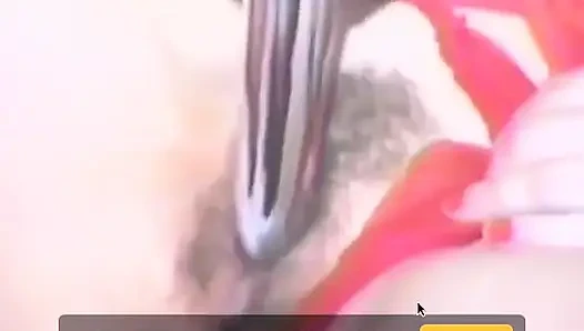 Edepsiz sarışın iki dildoyla amını sikiyor