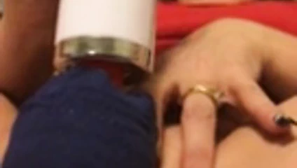 Büyük fışkırtma bayan, değnek ile boşalan