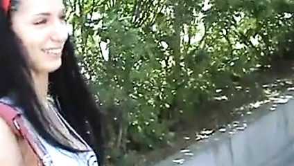 Sıcak kız arkadaş sınıfta kafa verir