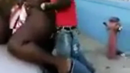 Jamaikalı bbw insanlar arasında bir arabada dövülerek