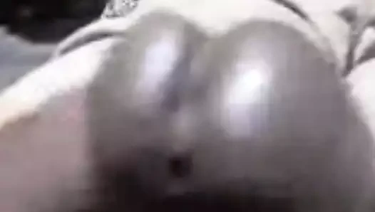 Hintli kız toplanıyor