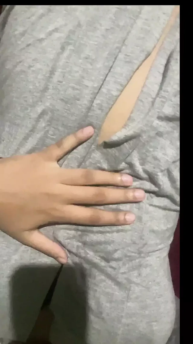 Azgın 18+ üniversiteli kız üvey kız kardeşine boşalıyor