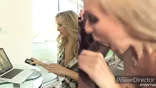 Julia ann nasıl başladı ve nasıl gidiyor anlarında