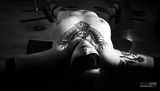 Sin BDSM seansı için bana ateşle güvendi - ağda oyunu