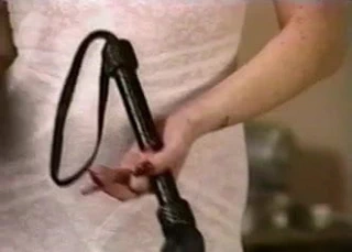 Chloe'nin özeti (kıstırma ve klitoris vac piercing)