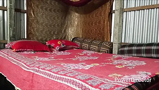 Пасынок трахает задницу в деревне, дома