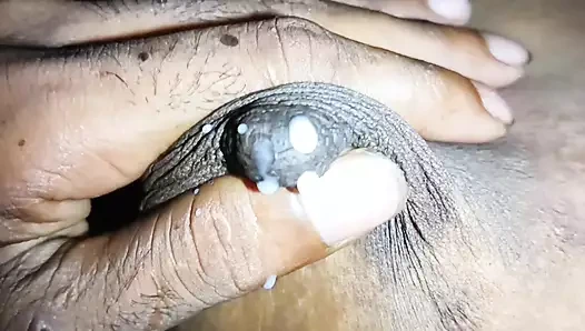 Sütçü yengenin sütünü sağıyorum ve onu sert siktim