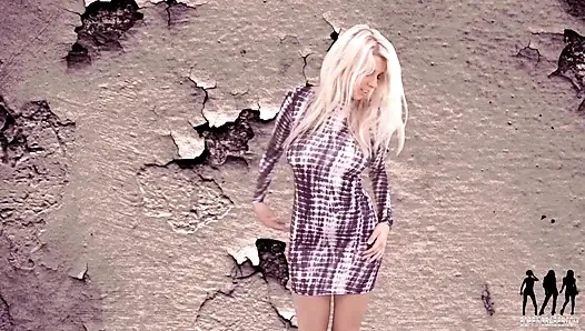 Holly m - dans etmek için giyinmiş