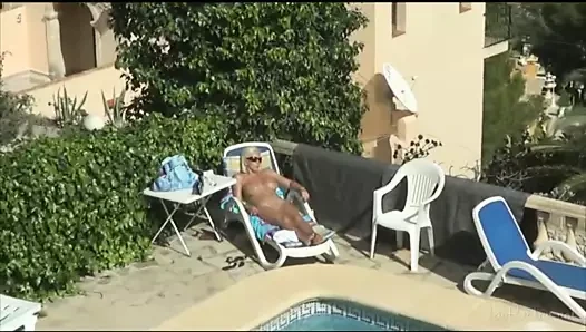 havuzcuyu bekliyorum