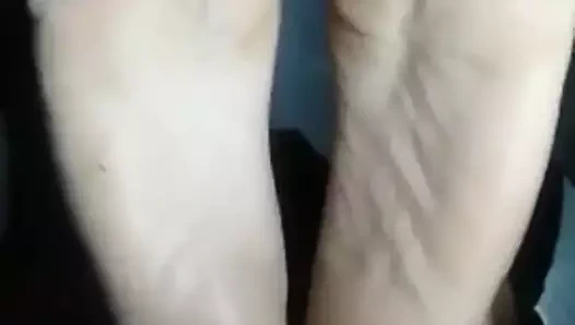 Filipinli ayak tabanları