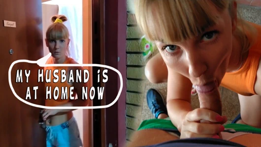 Aldatan karısı girişte komşunun aletini emdi