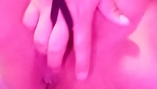 Küçük kaltak çok iyi mastürbasyon yapıyor. Xvideosred'de ikinci bölüm