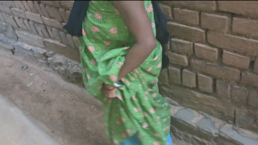 Üvey erkek kardeş priya'nın amını külotunun içinden ıslattı ve sonra onu sikiyor - Hintçe ses