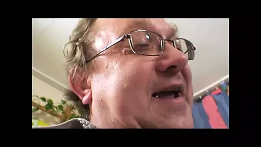 Yaşlı domuz genç kaltağı sikiyor!