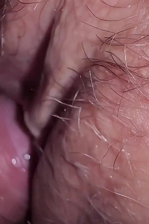 18 yaşındaki kız ve 58 yaşındaki adam. O da iyi bir sevgili olabilir!