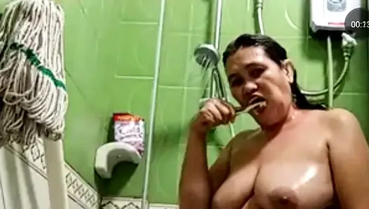 Sadece banyo yaparken izlemek için
