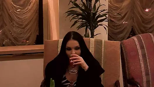 Merdeces ejderha deliklerine almanın tadını çıkarıyor