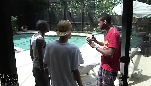 Le Trey ve Manny Brock, Breion ile sikişiyor