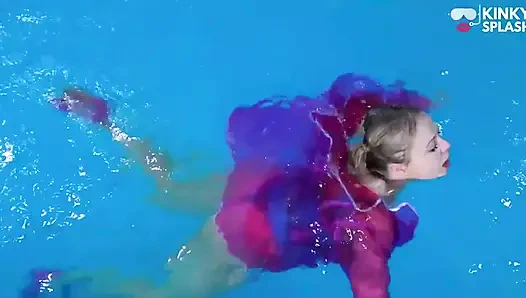 Pvc mac, lateks ve topuklu ayakkabılarla yüz ve oyna