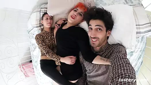 vahşi ev yapımı amatör üçlü - parlak