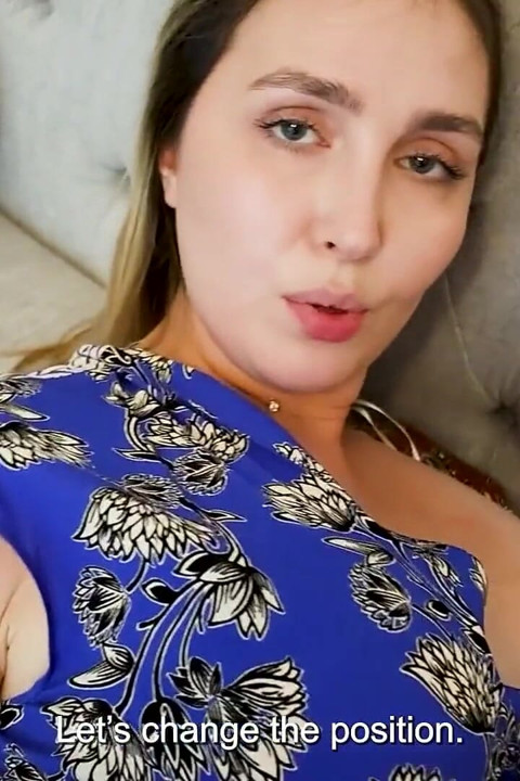 Üvey anne üvey oğlunun onu götten sikmesine izin veriyor