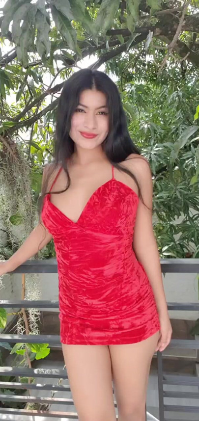 Noel'in sona erdığını biliyorum ama kırmızıyı ❤️ seviyorum. Hala senin için gelmesi uzun zaman alan bir hediye olabilirim.