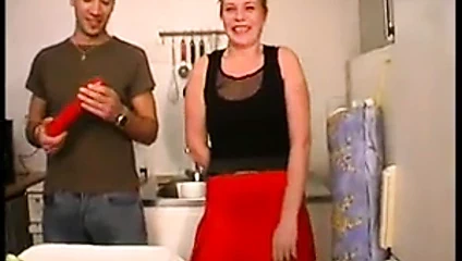 Delphine analfucked içinde bir üçlü