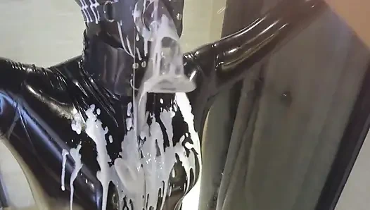 Mz20 - lateks kıyafetli kız cam odada kilitli