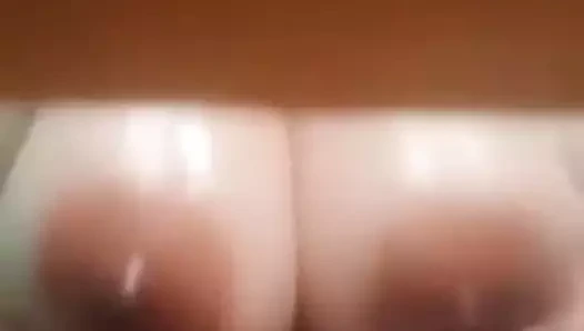 Ateşli hintli göğüsler