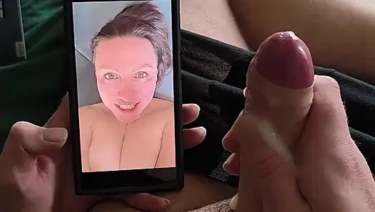 Üvey annemin orta yaşlı seksi en iyi arkadaşımla kazara yüze boşalma zamanı azgın bir çağrıya döndü o doyumsuz kıllı bir olgun